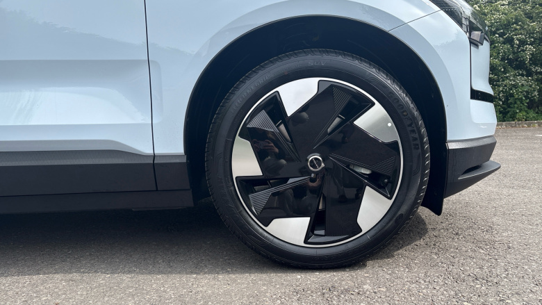 Volvo EX30 200kW SM Extended Range Plus 69kWh 5dr Auto Electric Estate